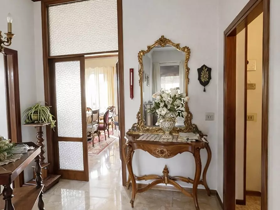 Immagine 1 di Appartamento in vendita  in VIA mori 22 a Mantova