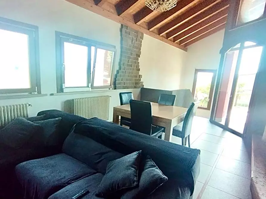 Immagine 1 di Villa in vendita  a Borgo Virgilio