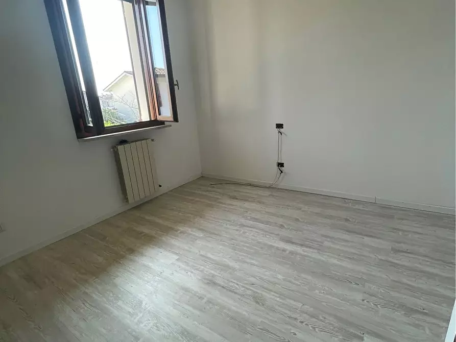 Immagine 5 di Villetta a schiera in vendita  in Olanda a Curtatone