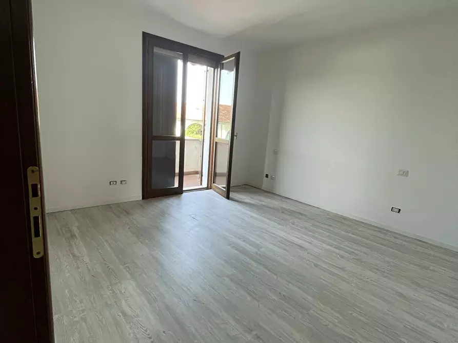 Immagine 3 di Villetta a schiera in vendita  in Olanda a Curtatone