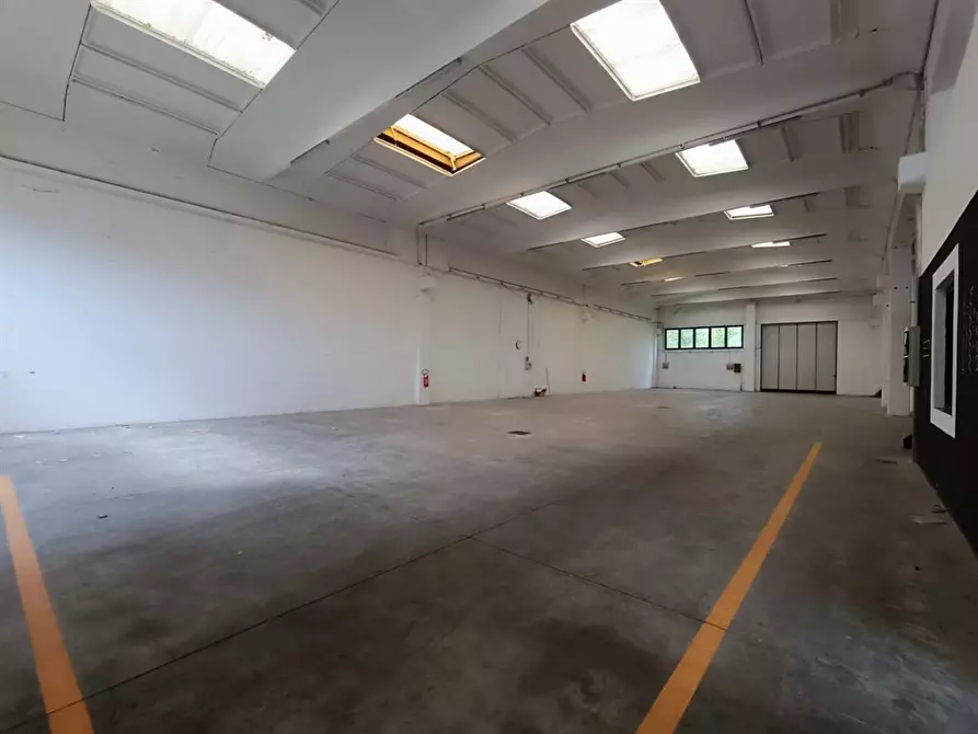 Immagine 1 di Capannone industriale in vendita  in lumiere 8 a Sedriano