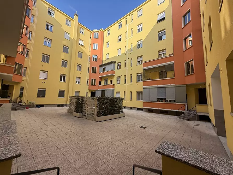 Immagine 3 di Appartamento in vendita  in via Cascina Barocco 13 a Milano