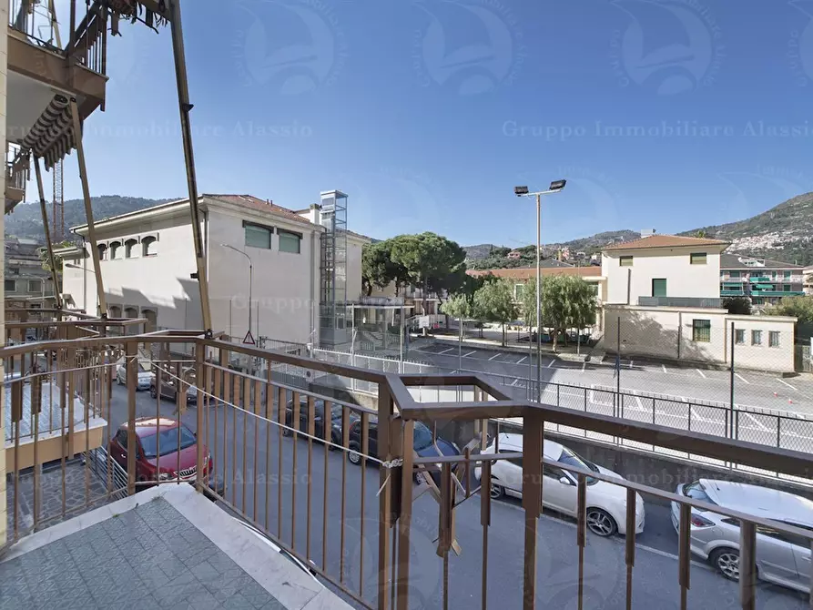 Immagine 2 di Appartamento in vendita  a Alassio