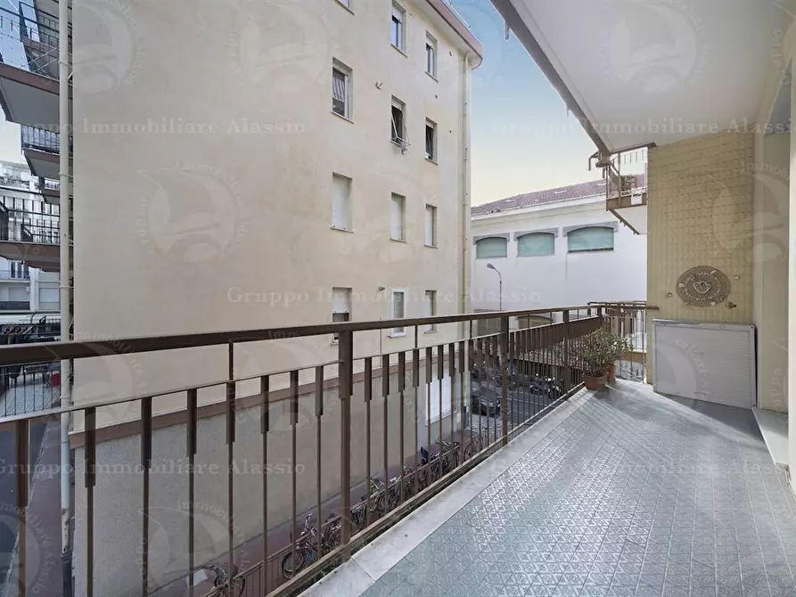 Immagine 1 di Appartamento in vendita  in Via  Paganini a Alassio