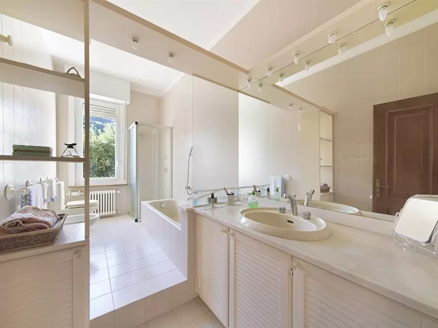 Immagine 8 di Villa in vendita  a Alassio