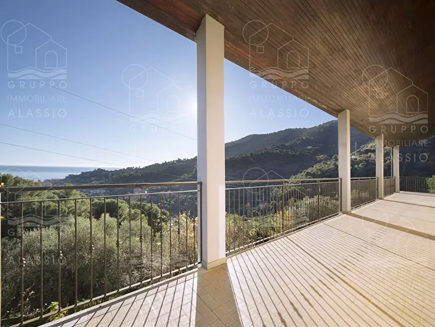 Immagine 5 di Villa in vendita  a Alassio