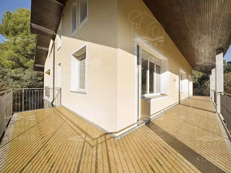 Immagine 4 di Villa in vendita  a Alassio