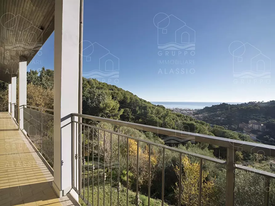 Immagine 3 di Villa in vendita  a Alassio