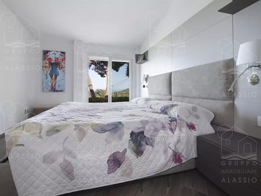 Immagine 2 di Villa in vendita  a Diano Marina