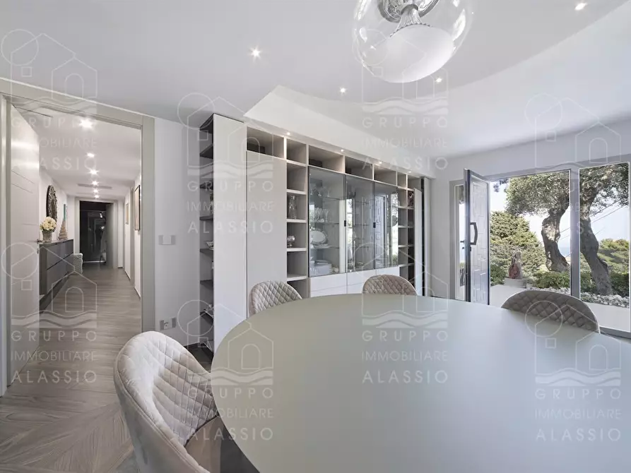 Immagine 3 di Villa in vendita  a Diano Marina