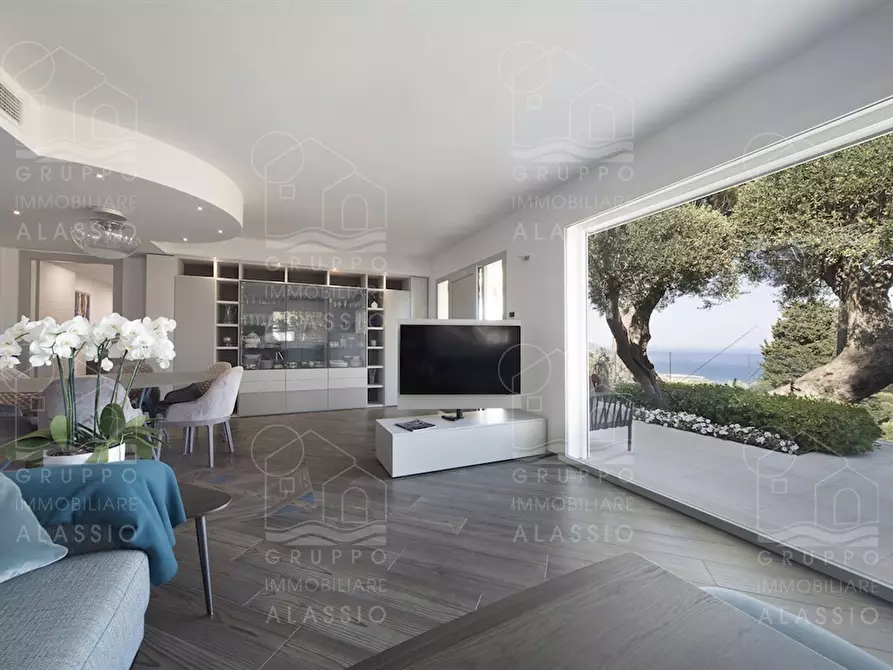 Immagine 5 di Villa in vendita  a Diano Marina