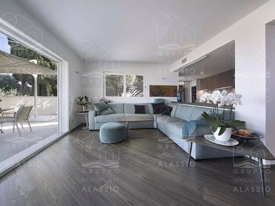 Immagine 4 di Villa in vendita  a Diano Marina