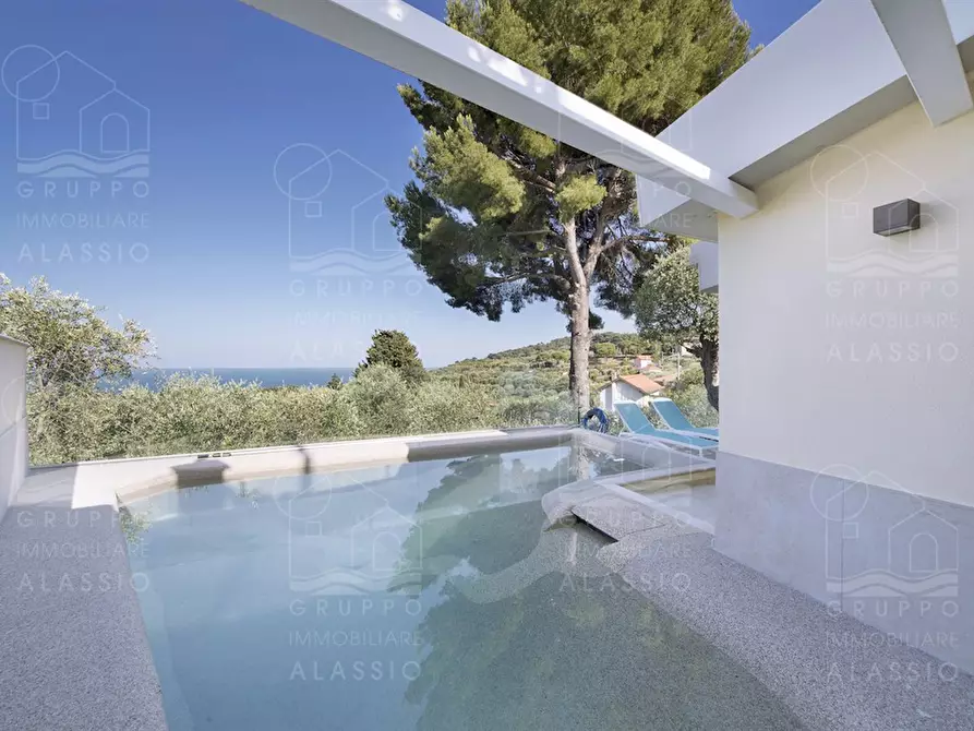 Immagine 9 di Villa in vendita  a Diano Marina