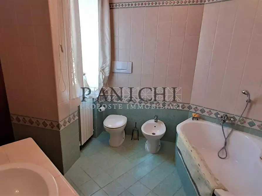 Immagine 2 di Villa in vendita  a Asciano