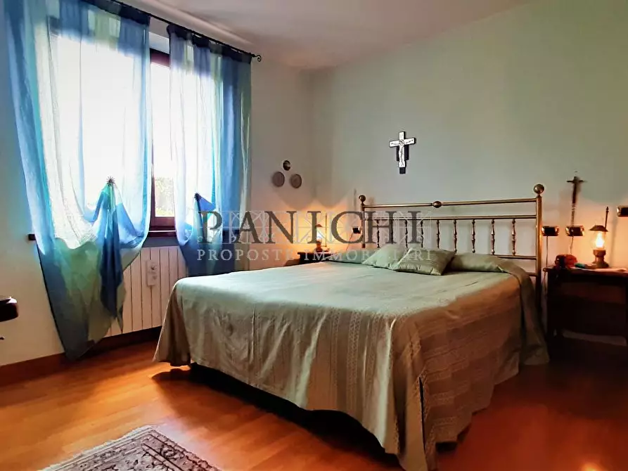 Immagine 4 di Villa in vendita  a Asciano