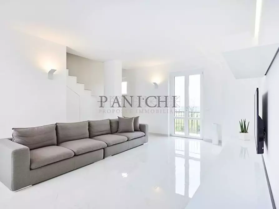 Immagine 1 di Casa indipendente in vendita  in Via Montale a Rapolano Terme