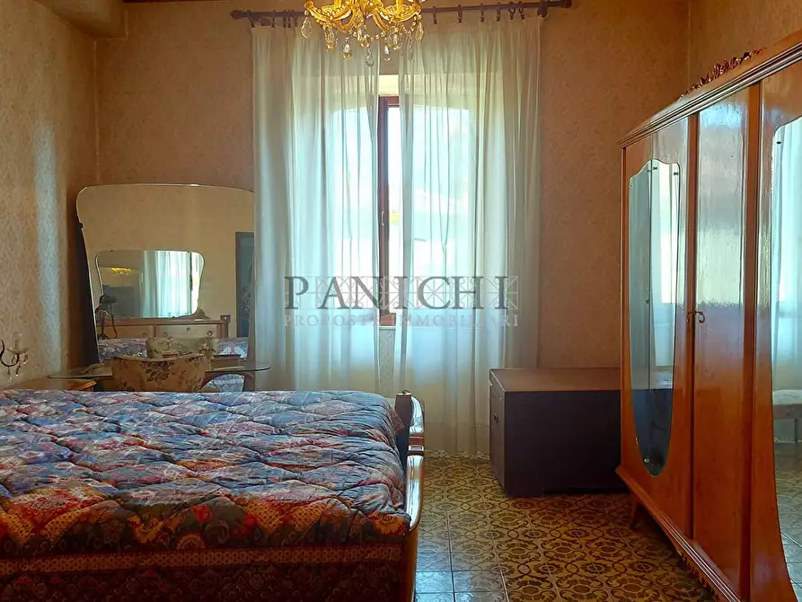 Immagine 4 di Palazzo in vendita  a Asciano