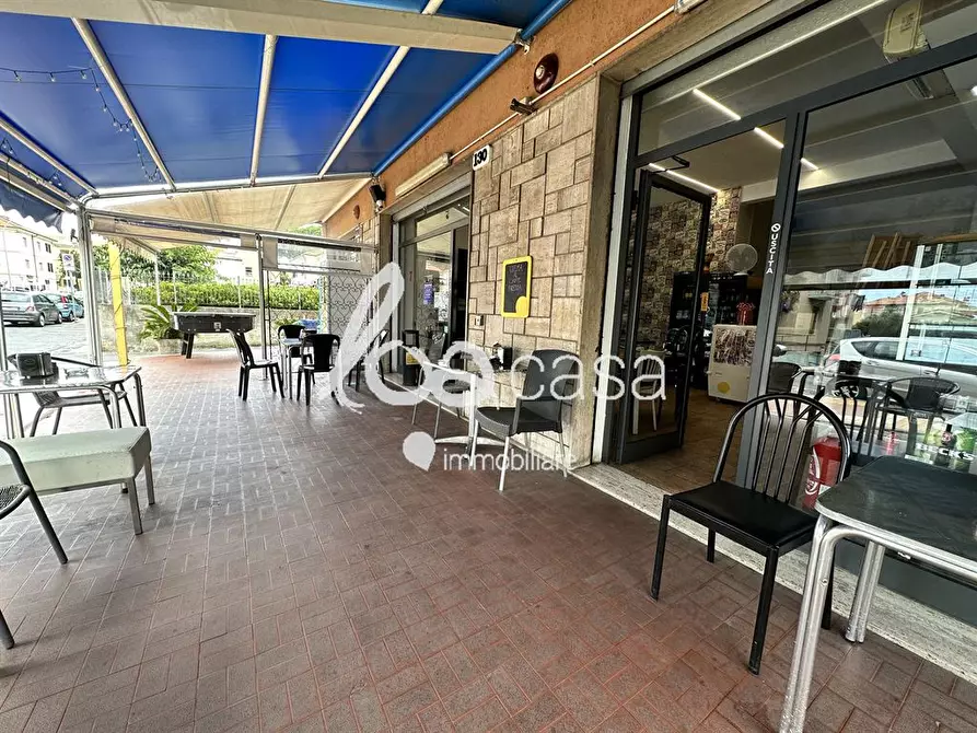 Immagine 2 di Locale commerciale in vendita  a Loano