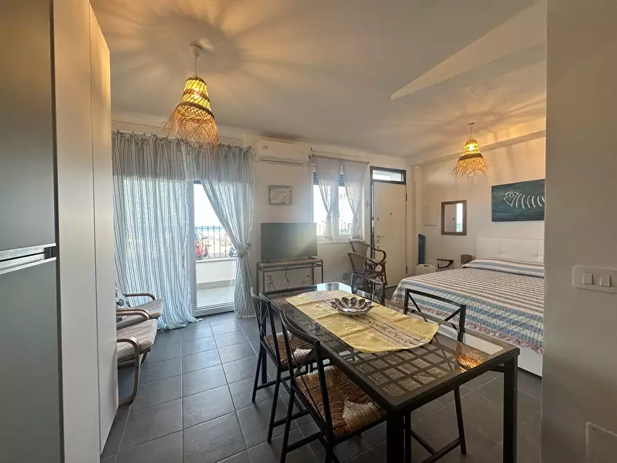 Immagine 1 di Loft/Open space in affitto  a Ceriale