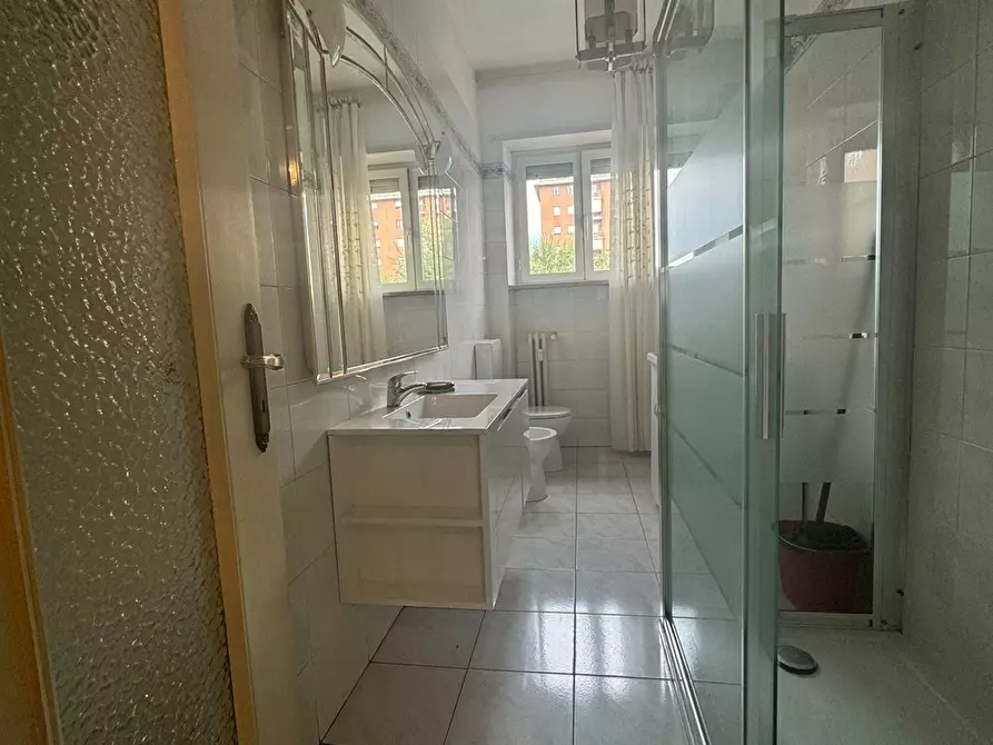 Immagine 7 di Appartamento in vendita  in Corso Giulio Cesare a Torino