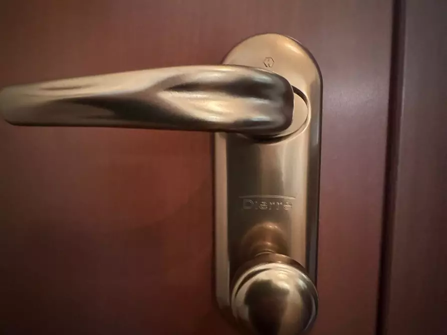 Immagine 9 di Appartamento in vendita  in Corso Giulio Cesare a Torino