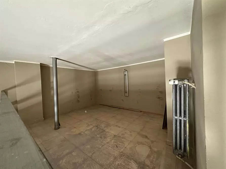 Immagine 8 di Negozio in vendita  in Via Duino a Torino