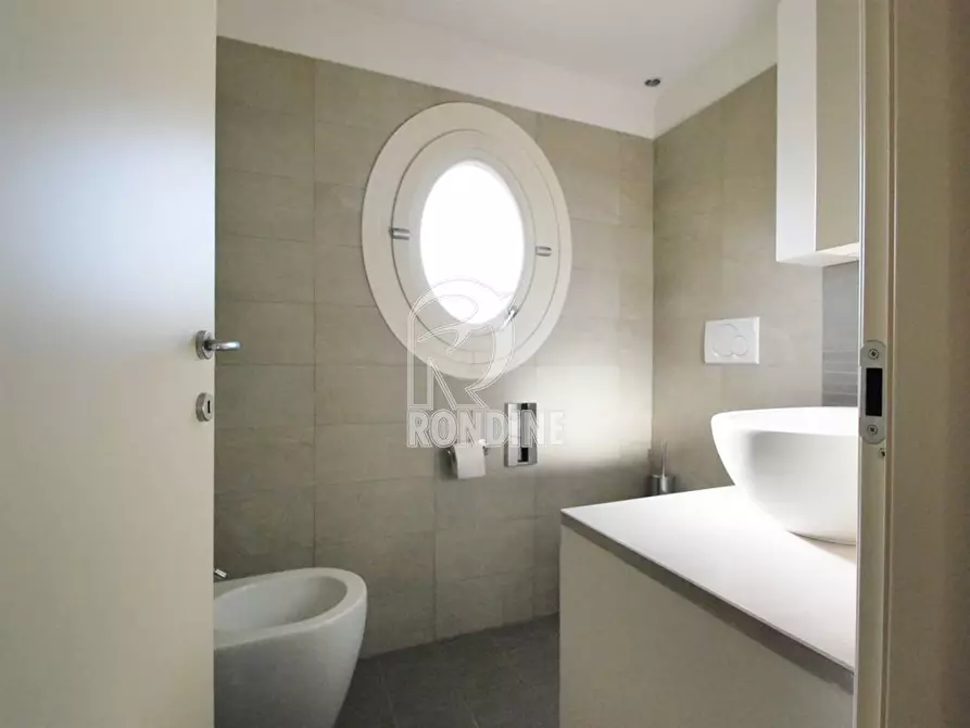 Immagine 9 di Negozio in vendita  a Castel Bolognese
