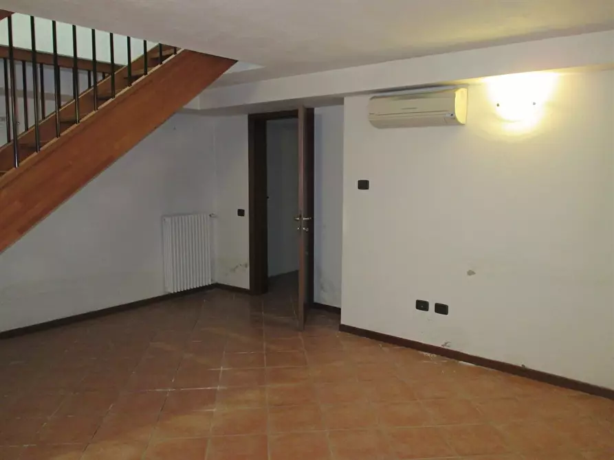 Immagine 1 di Ufficio in vendita  in Via Manzoni a Seveso