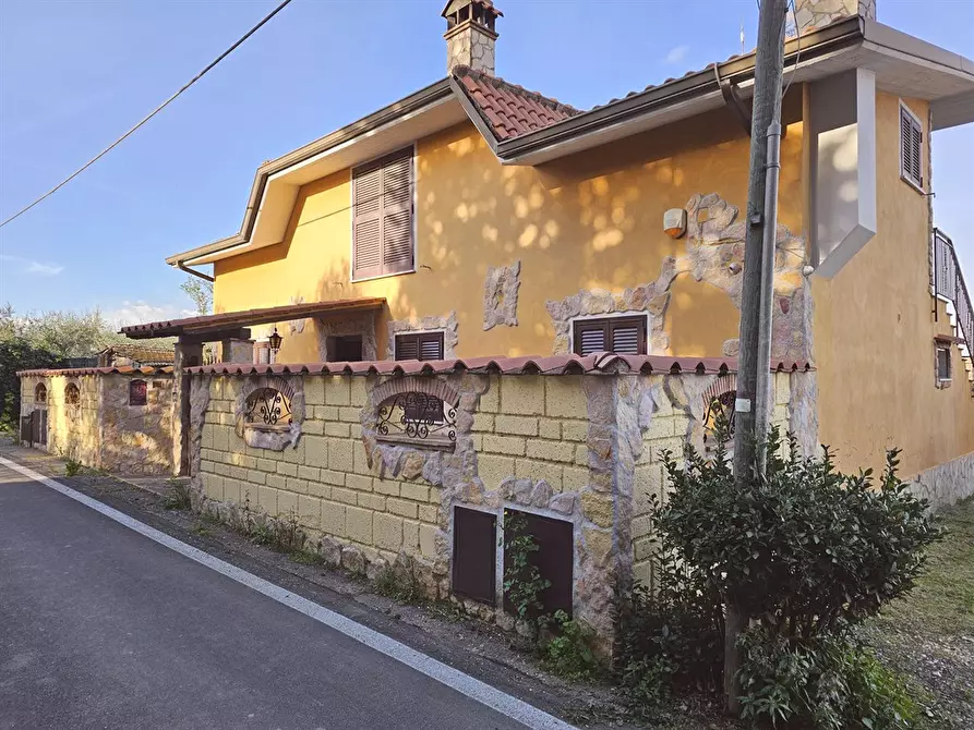 Immagine 1 di Villa in vendita  in Via Valle dei Corsi a Fonte Nuova