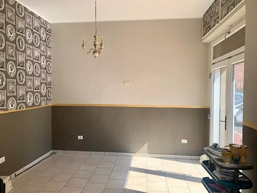 Immagine 2 di Negozio in vendita  in Via Palombarese a Fonte Nuova