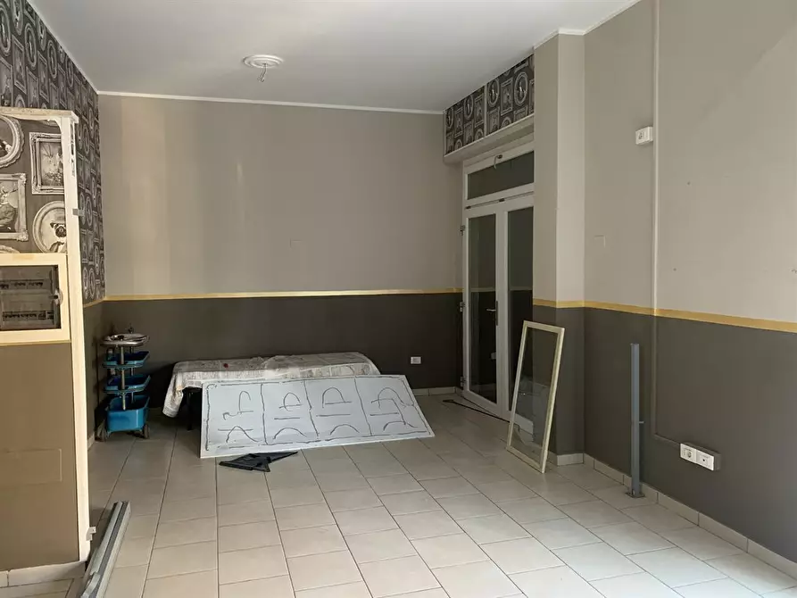 Immagine 9 di Negozio in vendita  in Via Palombarese a Fonte Nuova