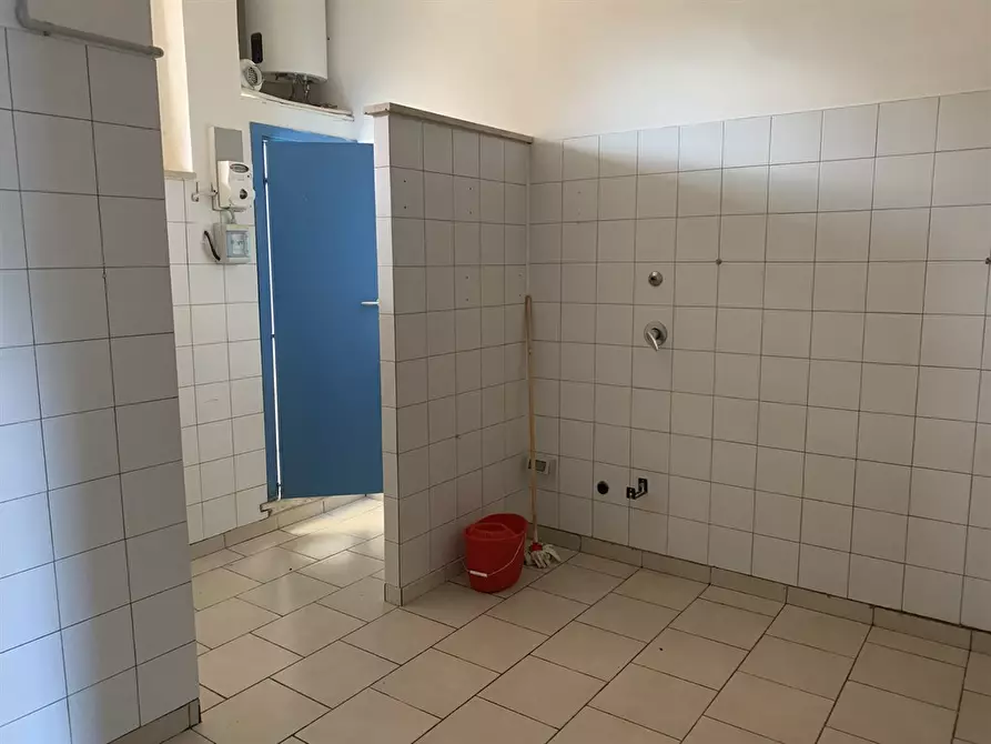 Immagine 6 di Negozio in vendita  in Via Palombarese a Fonte Nuova