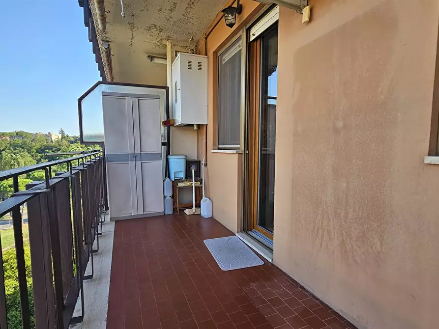 Immagine 1 di Appartamento in vendita  in Via Fiastra a Roma