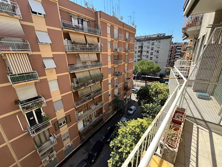 Immagine 6 di Appartamento in vendita  in Via Attilio Hortis a Roma