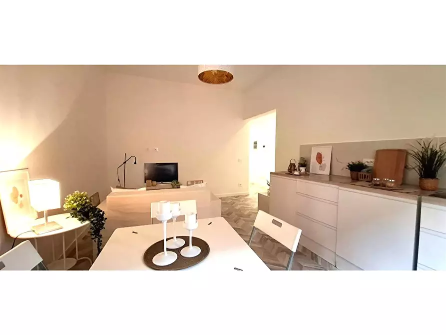 Immagine 3 di Appartamento in vendita  in Piazza Acilia a Roma