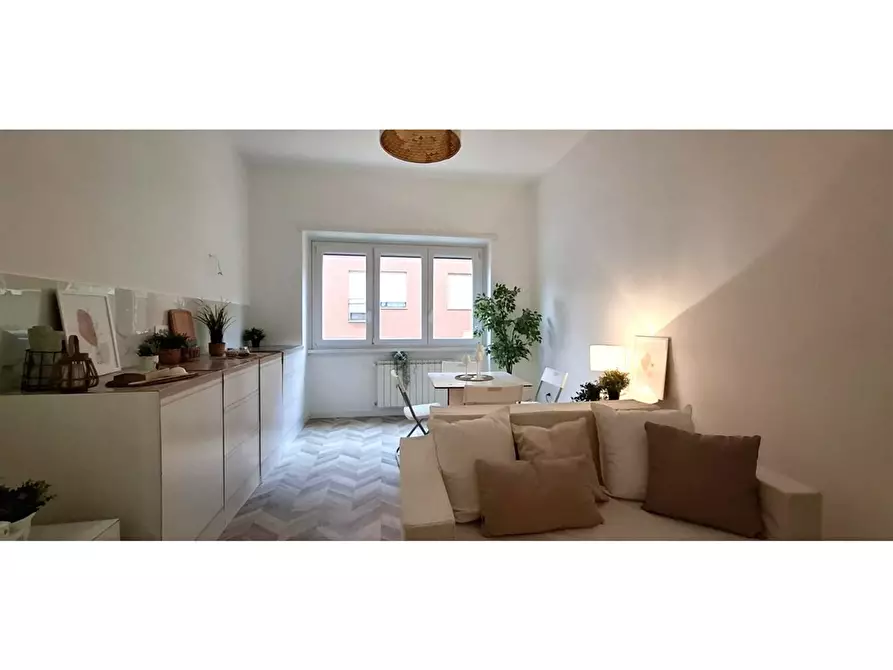 Immagine 4 di Appartamento in vendita  in Piazza Acilia a Roma