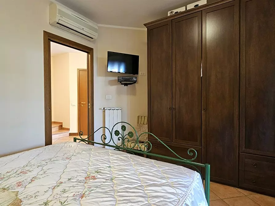 Immagine 4 di Casa bifamiliare in vendita  in Via Poggio Fiorito a Guidonia Montecelio