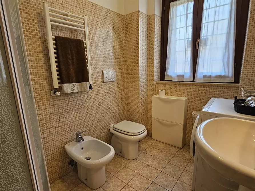 Immagine 2 di Casa bifamiliare in vendita  in Via Poggio Fiorito a Guidonia Montecelio