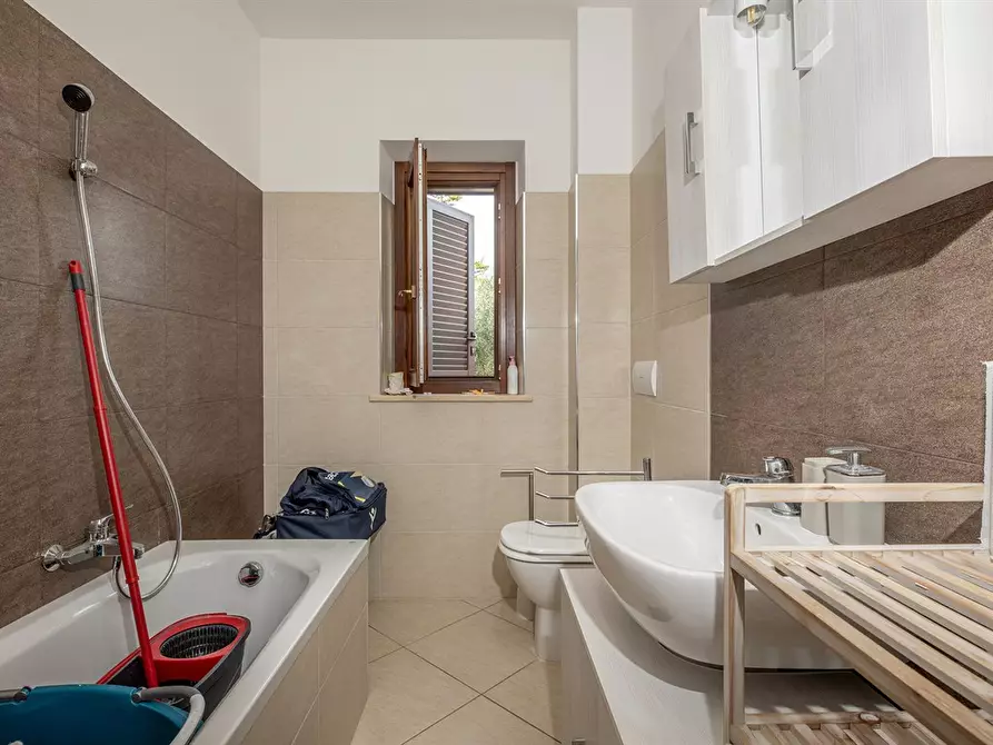 Immagine 4 di Appartamento in vendita  in Via Lago Di Bracciano a Fonte Nuova