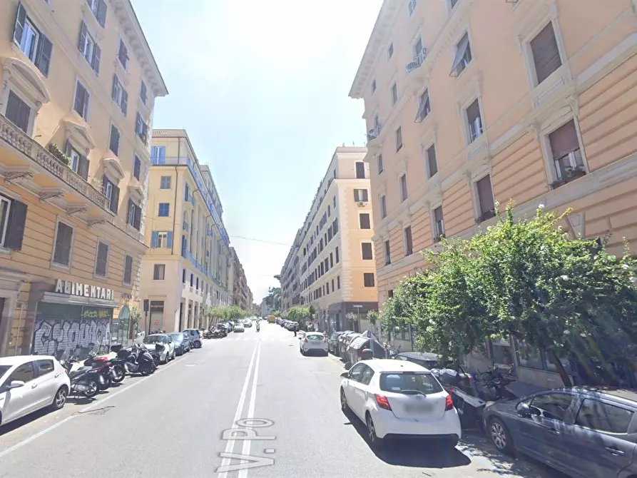Immagine 5 di Appartamento in vendita  in Via Po a Roma