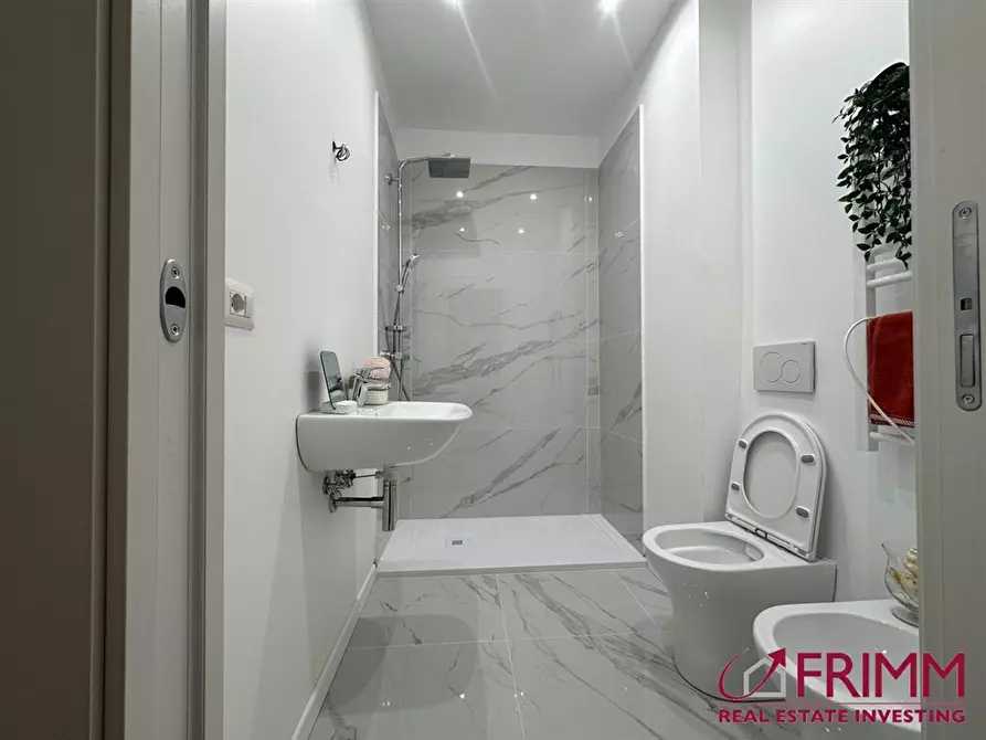 Immagine 1 di Appartamento in vendita  in Via Teodoro Monticelli a Roma