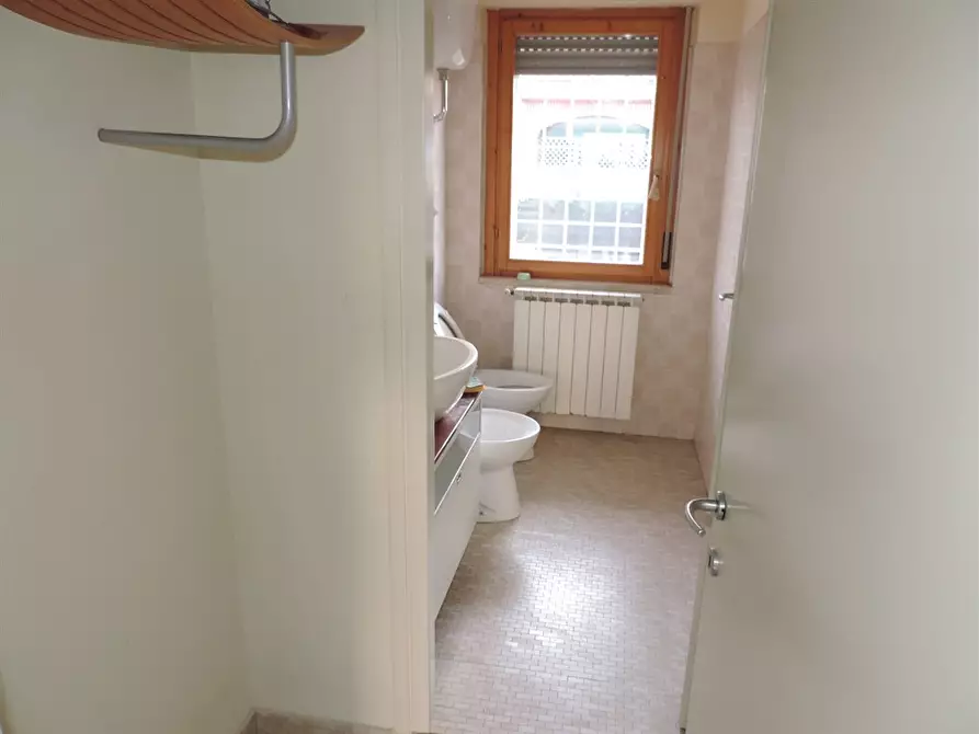 Immagine 3 di Villetta a schiera in vendita  in Via Roviano a Guidonia Montecelio