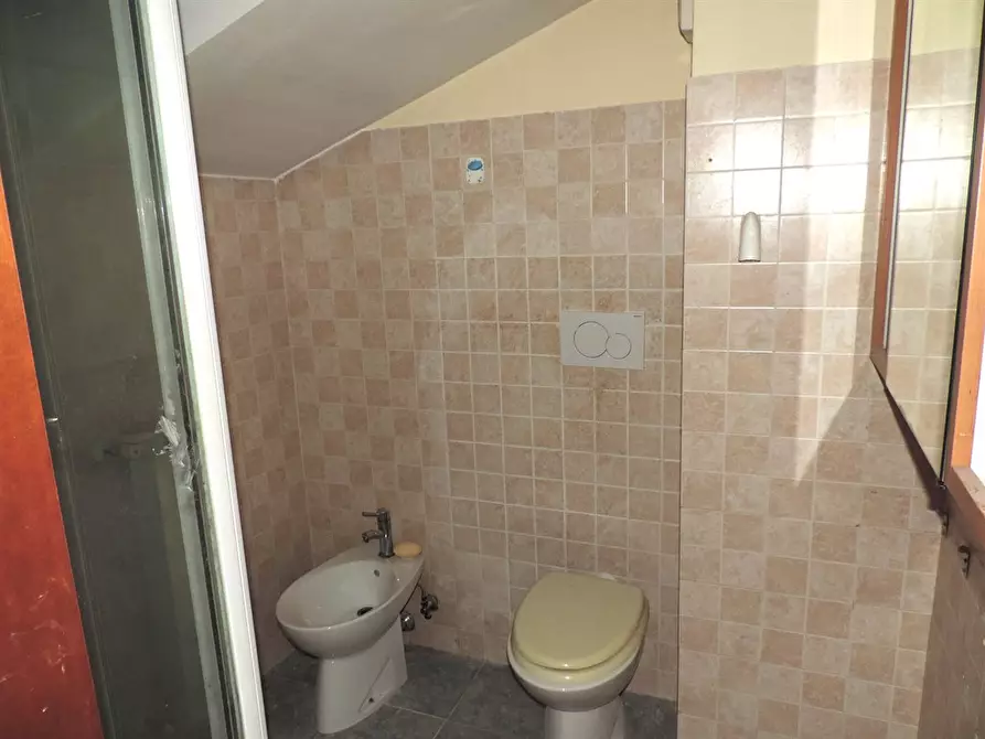 Immagine 9 di Villetta a schiera in vendita  in Via Roviano a Guidonia Montecelio