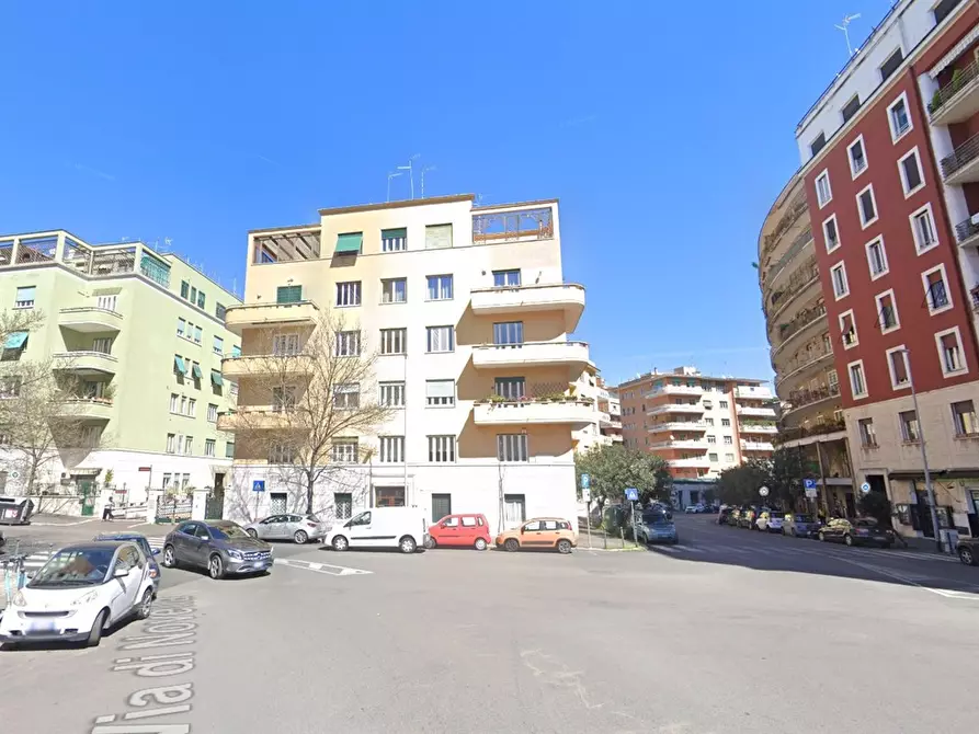 Immagine 2 di Appartamento in vendita  in Piazza Acilia a Roma