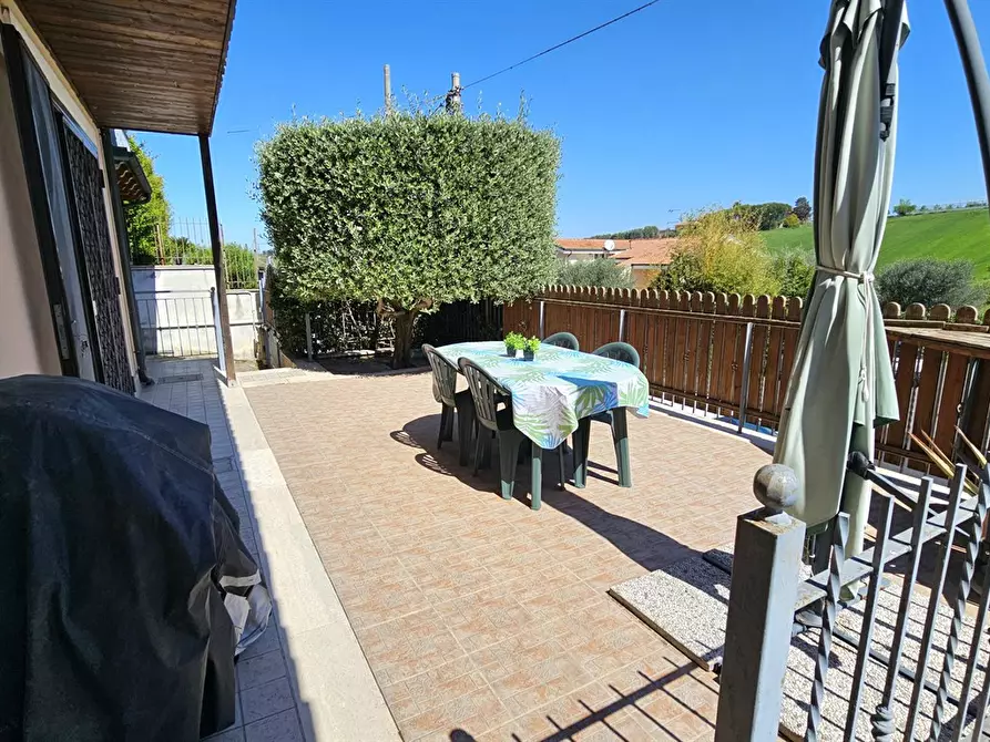 Immagine 1 di Villa in vendita  in via Francesco Borromini a Guidonia Montecelio