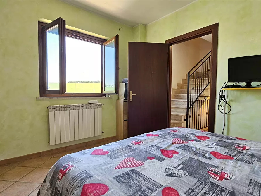 Immagine 5 di Villa in vendita  in via Francesco Borromini a Guidonia Montecelio
