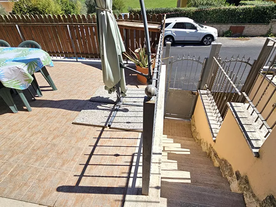 Immagine 2 di Villa in vendita  in via Francesco Borromini a Guidonia Montecelio