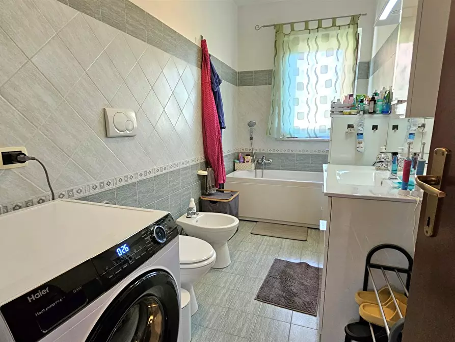 Immagine 7 di Villa in vendita  in via Francesco Borromini a Guidonia Montecelio