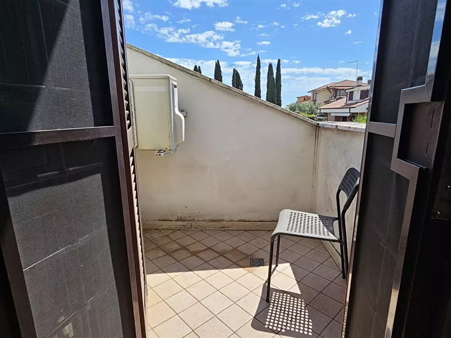 Immagine 9 di Casa bifamiliare in vendita  in Via Poggio Fiorito a Guidonia Montecelio