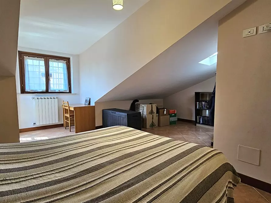 Immagine 5 di Casa bifamiliare in vendita  in Via Poggio Fiorito a Guidonia Montecelio